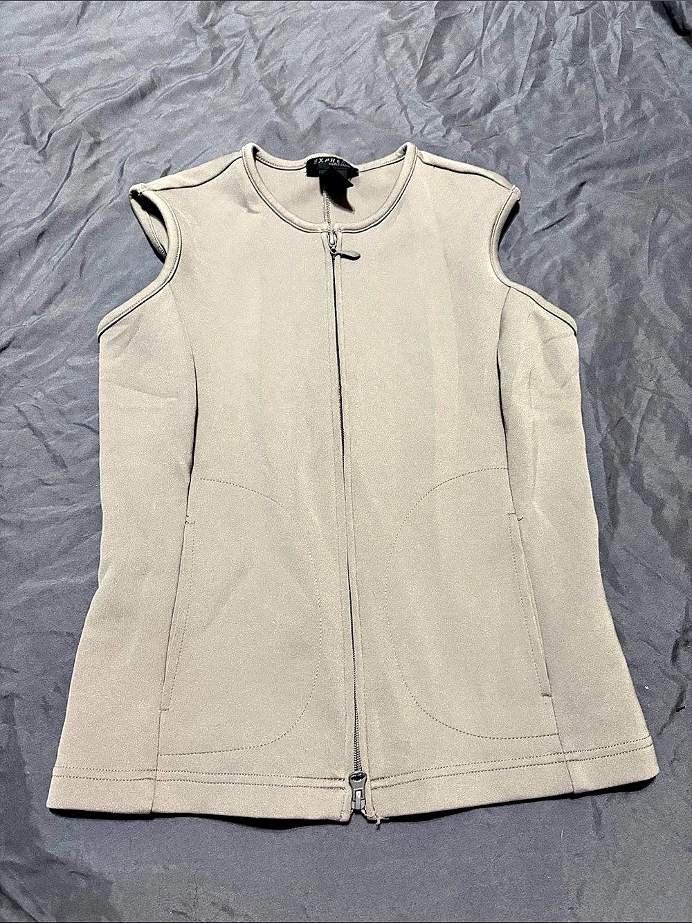 EXPRESS Sleeveless Zip Vest in Gray Size Small